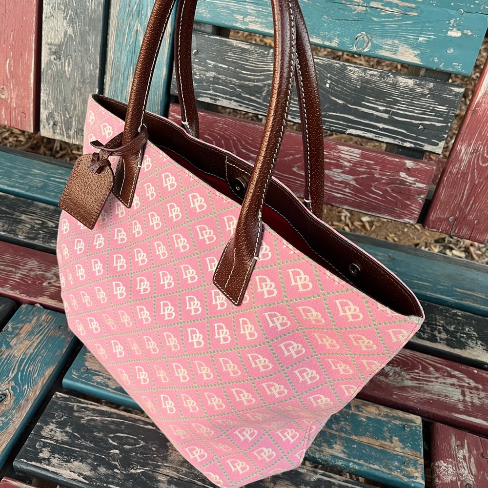 New Vintage Dooney and Bourke Gretta Hanna Tote Bag - Picture 3 of 16